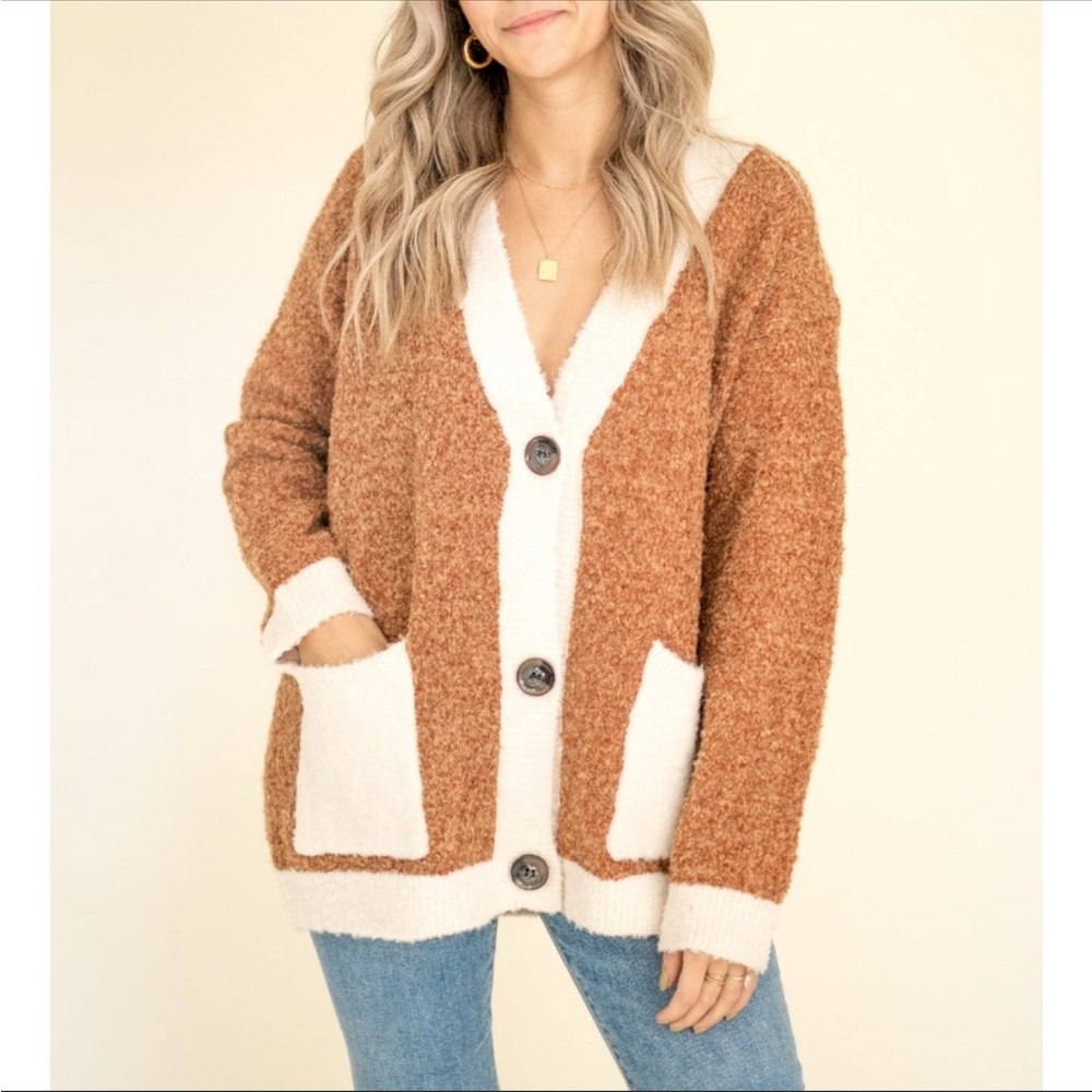 LAST 3️⃣ CAMEL LONG SLEEVE COLORBLOCK BUTTON UP SWEATER CARDIGAN - Picture 4 of 8